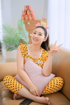 Nữ CEO giả danh gái quê toàn chi tiền tỷ mua sắm hàng hiệu, kim cương