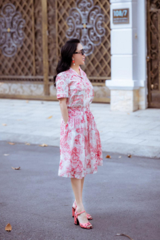 Phượng Chanel “đánh rơi” quý phái vì 1 phút bỏ áo ra váy, set đồ trăm triệu như đồ ngủ