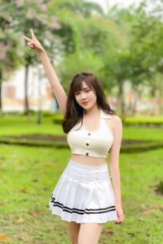 Bắt bài tút sắc của cô giáo gợi cảm nhất giảng đường Âu Hà My, mặt baby trẻ hơn sinh viên