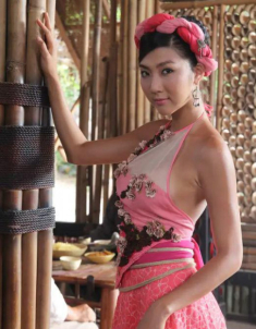 Làm mẹ đơn thân, Ngọc Quyên mua 1 ổ bánh mì ăn cả ngày dành tiền nuôi con học mầm non ở Mỹ