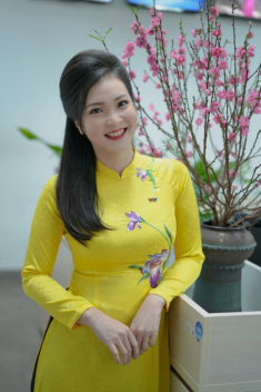 Mang bầu, BTV thời sự 19h Phương Thảo diện áo tắm khoe bụng xinh, chị em ào ào xin vía bầu đẹp