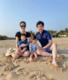 Đặng Thu Thảo làm dâu hào môn vẫn ăn mặc rất khiêm nhường, diện hàng hiệu siêu tinh tế
