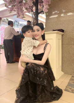 Làm mẹ đơn thân, Lâm Khánh Chi nghẹn ngào khi nghe câu con trai nói với bảo mẫu