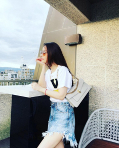 Lâm Tâm Như “cưa sừng” tài tình, U50 vẫn mê mệt món đồ gái teen, bảo sao lão hoá ngược