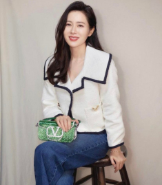 Son Ye Jin xuất hiện sau thông báo bầu bí, ăn vận đắt đỏ, giữ khư khư “báu vật” trước bụng