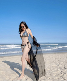 Bà Tưng về nhất sàn diễn bãi biển hè này nhờ sở hữu BST Bikini màu sắc đẹp mê mẩn