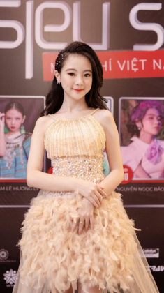 Bé gái Hà Nội đạt giải “gương mặt đẹp nhất 2022”, 13 tuổi được nhiều bạn trai theo đuổi