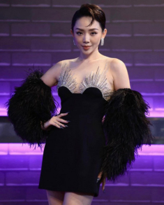 Đây là người phụ nữ xuất sắc, vượt mặt “Hoa hậu đẹp nhất Việt Nam” khi đụng váy áo