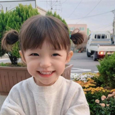 Đứa trẻ sinh vào 4 tháng này thường được quý nhân phù trợ, tương lai sống giàu sang