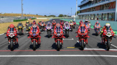 Ducati bán hết các mẫu xe đua Champions Panigale V4 S trong vài giờ