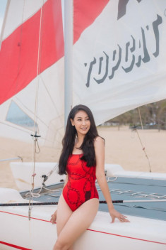 Hoa hậu Việt Nam U50 có gốc hoàng gia diện bikini khoe dáng đáng ngưỡng mộ
