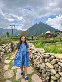 Jennifer Phạm cho 2 con chung với chồng doanh nhân Đức Hải sang Mỹ học cùng con trai Quang Dũng