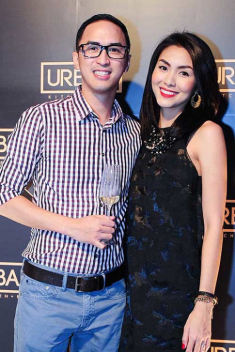 Lấy chồng đại gia, Tăng Thanh Hà âm thầm than thở chuyện thức trắng đêm chăm con ốm với bạn