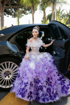 Lý Nhã Kỳ làm công chúa hoa oải hương trên thảm đỏ LHP Cannes 2022