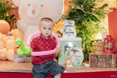 Sinh nhật 2 tuổi, con trai cầu thủ Duy Mạnh mặc cả cây hàng hiệu, “thiếu gia nhí” sành nhất Hà thành là đây!