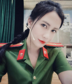 Tiểu tam bị ghét nhất ngoài đời làm Thiếu tá công an, trong một năm vừa sinh con thứ hai vừa tậu nhà mới.