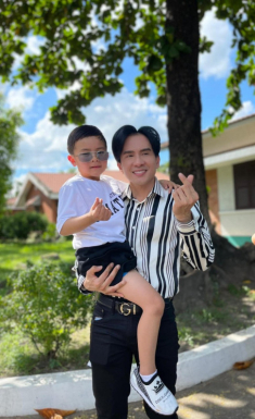 Tưởng con trai rich-kid mê ca hát học không tốt, vợ cũ Đan Trường xuýt xoa bé xuất sắc toàn diện