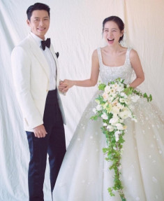 Váy cưới của Son Ye Jin được bán tràn lan sau đám cưới, chuyện gì đang xảy ra