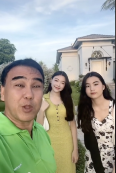 Xúc động món quà con gái Hoa hậu tặng MC Quyền Linh, đọc thư tay càng mát lòng mát dạ