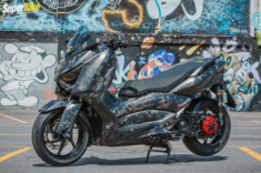 Yamaha XMAX300 độ full carbon từ Fin Racing Bike