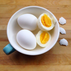 Luộc trứng đừng dại cho ngay vào nồi, nhớ làm điều này trước trứng không nứt lại dễ bóc vỏ