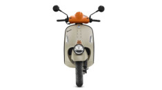 Vespa GTV 2023 xuất hiện với diện mạo ‘tân cổ giao duyên’ đầy sức hút