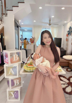 Hotmom Thanh Trần làm tiệc đầy tháng cho con thứ 3, mâm cỗ đặc biệt chưa sao Việt nào làm