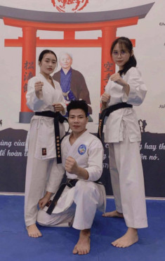 Lột bỏ đồ võ, nữ võ sĩ karate mặc gợi cảm khoe đường cong dấn thân đấu trường nhan sắc