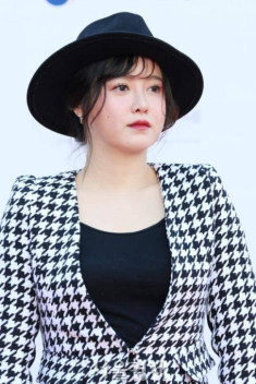 “Nàng Cỏ” Goo Hye Sun lại bị chụp lén hậu tăng cân, nhan sắc có còn được như xưa?