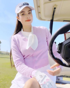 Yukina - Bộ sản phẩm mờ nám Nhật Bản giúp Phạm Hương tự tin chơi golf dưới nắng