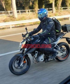 Bắt gặp KTM 390 Duke 2024 thế hệ mới đang thử nghiệm trên đường