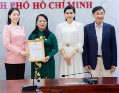 Mẹ chồng Linh Rin là phu nhân “đế chế hàng hiệu”, đẹp chuẩn minh tinh, U60 mặc sang lấn át cả con dâu