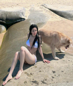 Nữ sinh hot nhất Sài thành gây hiểu lầm nghiêm trọng khi mặc bikini khiêm tốn