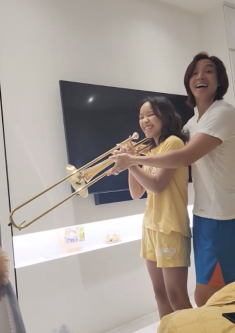 Việt Hương đau đớn gục ngã vì con gái theo nghề thổi kèn Trumpet của bố, không giống mẹ điểm nào