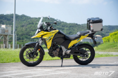 Chi tiết SUZUKI V-Strom 250 SX 2023, dùng chung động cơ Gixxer làm mát bằng dầu