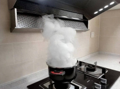 Tại sao nhà bếp vẫn đầy khói dầu ngay cả khi đã bật máy hút mùi?