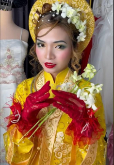 Cô giáo Midu, em gái Trấn Thành tung ảnh diện váy cưới, “ăn theo” trào lưu cô dâu thập niên 2000 đình đám