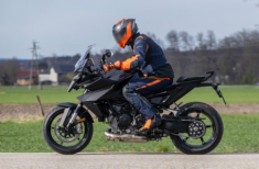 KTM 1390 Super Duke GT 2025 lộ diện gần như sắp hoàn thiện