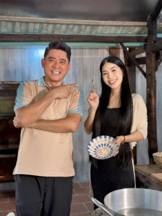 Tài tử Huỳnh Anh Tuấn nấu ăn cùng “phú bà” nổi tiếng ở nhà vườn 6.000m2, 9X này vừa vào bếp đã bất ổn