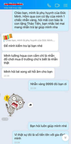 Vàng lập đỉnh, mẹ Việt méo mặt vì con mang vàng của nhà lên lớp tặng bạn, nhắn tin đòi không được