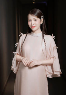3 mẹ bầu sành điệu của Vbiz: Người chuyển sang đồ rộng rãi, người bụng vượt mặt vẫn mê khoe body