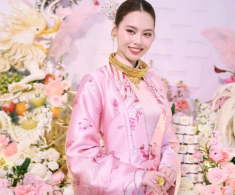 Á hậu 9X chính thức lên xe hoa, đeo vàng trĩu cổ, đẹp nền nã chuẩn gái Huế