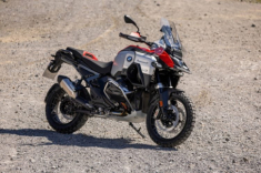 BMW ra mắt R1300 GSA 2025 hoàn toàn mới khác hẳn phiên bản GS