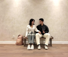 Bữa cơm đầu của Thái Trinh và chồng không có bàn ghế ăn, thái độ của thiếu gia khi cô “tập làm vợ đảm”