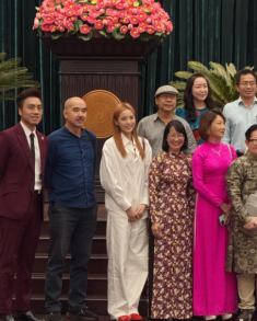 Kỳ Duyên bị chê mặc xuề xòa, lạc quẻ khi gặp lãnh đạo TP HCM