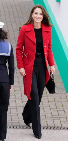 Là biểu tượng thời trang Hoàng gia Anh, Kate Middleton chỉ diện đi diện lại 6 kiểu đồ này suốt hơn 10 năm qua