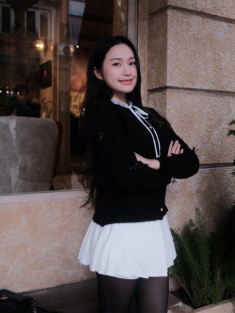Mặc kiểu quần làm khó nhiều sao Việt, nàng WAG Hà Thành vẫn thanh lịch bất ngờ, phong thái tiểu thư khó ai bì được