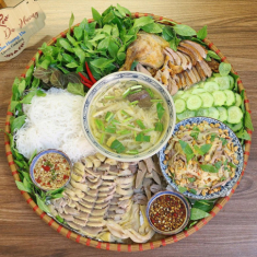 5 mẹt đồ ăn đầy ú ụ, đủ món ngon và đẹp mắt lại dễ làm dành đãi khách, ai ăn xong cũng phải khen mỏi miệng