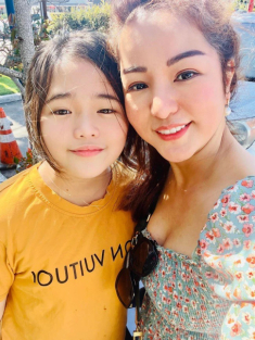 Á hậu Việt có 3 biệt thự ở Mỹ đặt tên cho con gái vừa hay vừa ý nghĩa, cô bé giờ 13 tuổi y như tên gọi