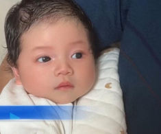 Bé sơ sinh khiến cõi mạng xôn xao vì quá xinh, bác sĩ thốt lên: “Đứa trẻ đã phẫu thuật thẩm mỹ”